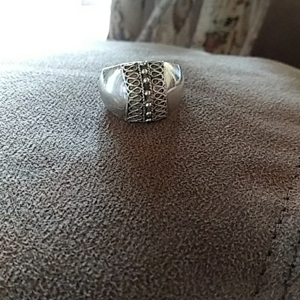 925 itatly ..sterling silver ring